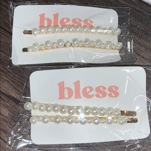 Bless pearl hair clips